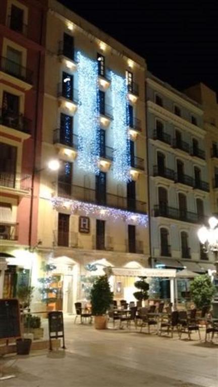 Placa De La Font Tarragona Esterno foto